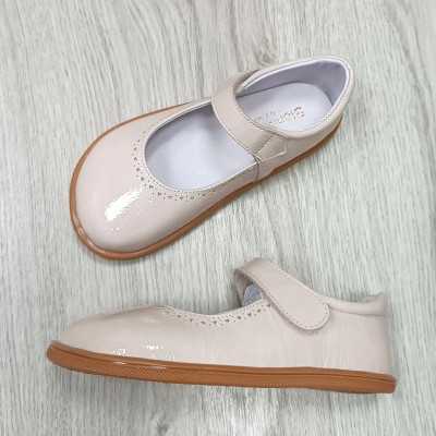 mercedita respetuosa de la marca Blanditos en color beige con brillo. Tallas 19 a 27