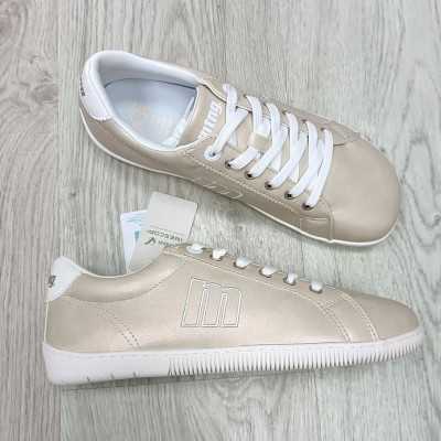 CALZADO MINIMALISTA, MARCA MUSTANG, COLOR ORO