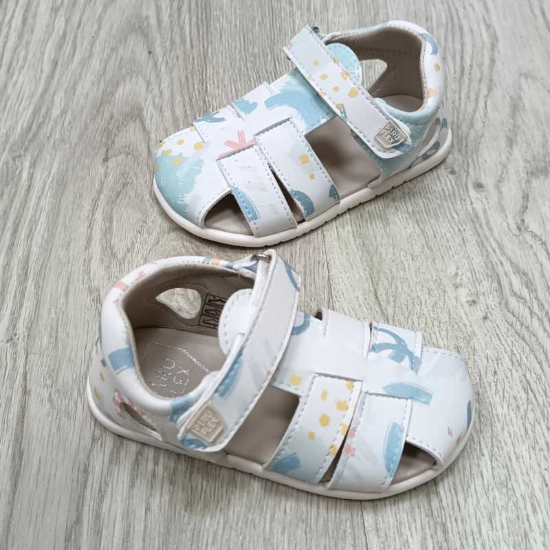 calzado respetuoso infantil, sandalia piruflex blanco estampado