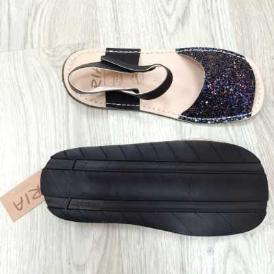 calzado minimalista adulto, menorquina RIA en color negro con brillo