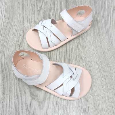 sandalia respetuosa blanditos. modelo selva color blanco. calzado respetuoso infantil