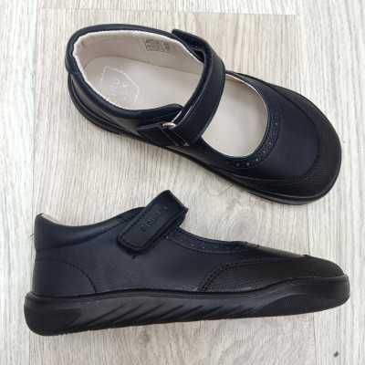 calzado barefoot, mercedita respetuosa de la marca piruflex en color azul marino