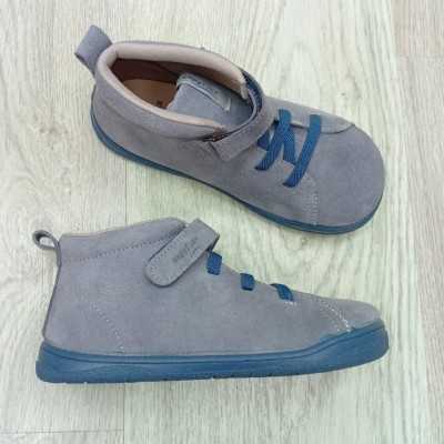 calzado barefoot, calzado respetuoso infantil, bota color niquel y azul de la marca zapy